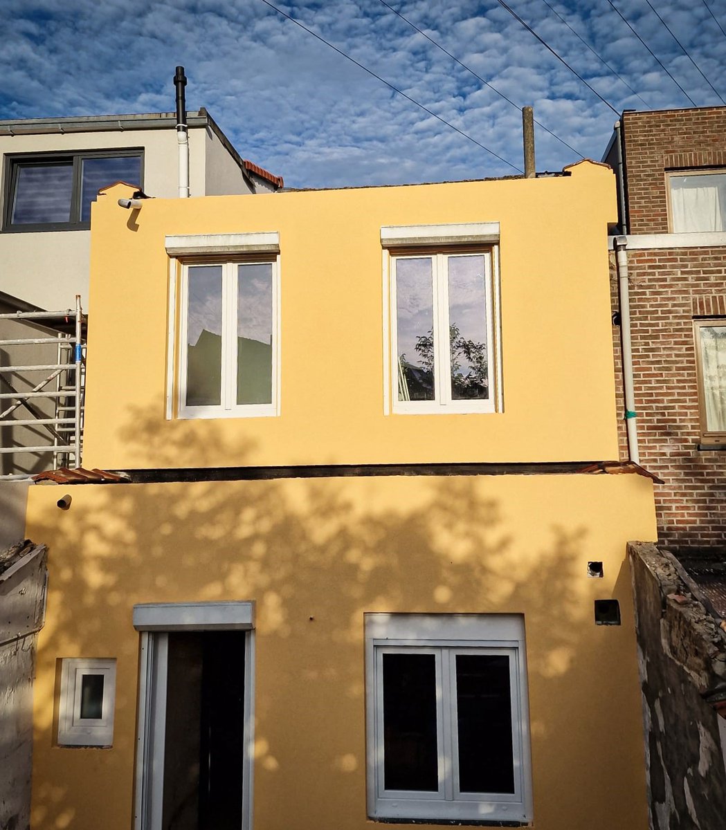 bel_group's tweet photo. Laat de zon in je hart 🎵 of gewoonweg in je gevel!

Laisse le soleil entrer dans ton coeur 🎵 ou simplement dans votre façade!

#crepibel #carrobelgroup #crepi https://t.co/xNP3a76XCE