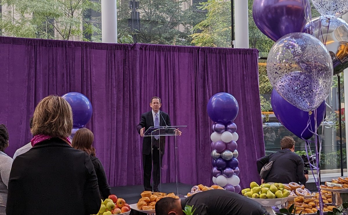 Dr. Kristen Knutson (@klknut) on Twitter photo Enjoyed getting to meet our new president, Dr. Schill, <a href="/NorthwesternU/">Northwestern</a> <a href="/NUFeinbergMed/">Northwestern Feinberg School of Medicine</a>. Added bonus was the donut! Enjoyed getting to meet our new president, Dr. Schill, <a href="/NorthwesternU/">Northwestern</a> <a href="/NUFeinbergMed/">Northwestern Feinberg School of Medicine</a>. Added bonus was the donut!