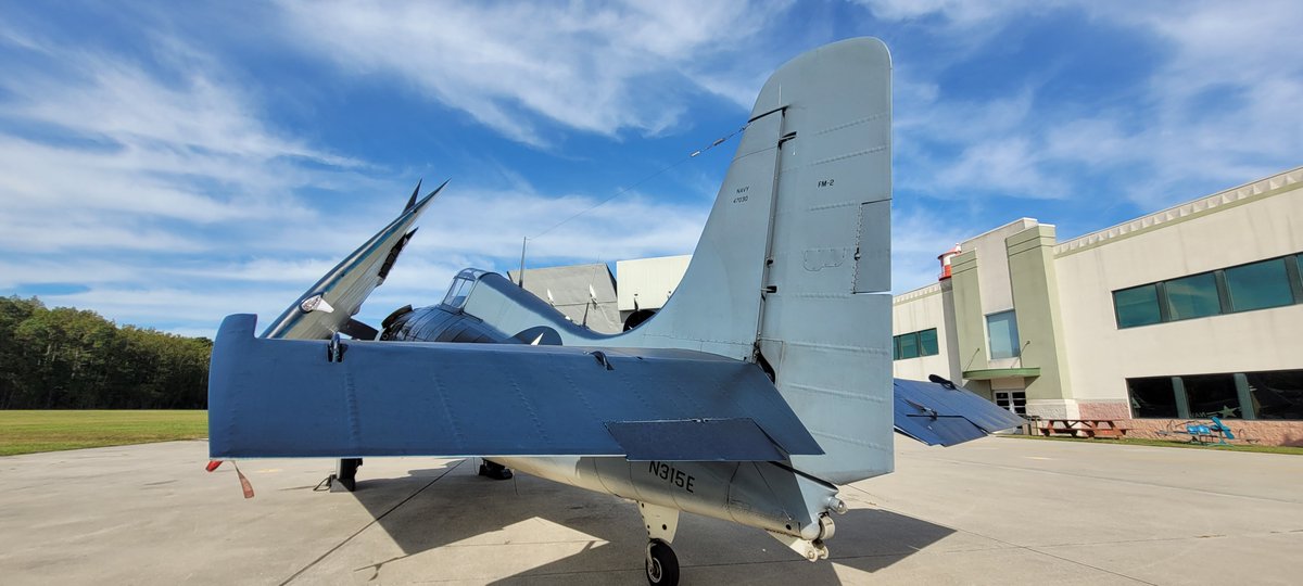 AvMuseumVB's tweet photo. Wing-fold Wednesday x 4! Our Corsair, Wildcat, Avenger and Skyraider on the flight line this morning! #MilitaryAviationMuseum #Corsair #Wildcat #Skyraider #Avenger #StoWing #Navy #Warbirds #Museum #AvGeek https://t.co/flvGIQXTXl
