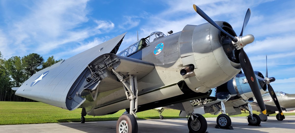 AvMuseumVB's tweet photo. Wing-fold Wednesday x 4! Our Corsair, Wildcat, Avenger and Skyraider on the flight line this morning! #MilitaryAviationMuseum #Corsair #Wildcat #Skyraider #Avenger #StoWing #Navy #Warbirds #Museum #AvGeek https://t.co/flvGIQXTXl