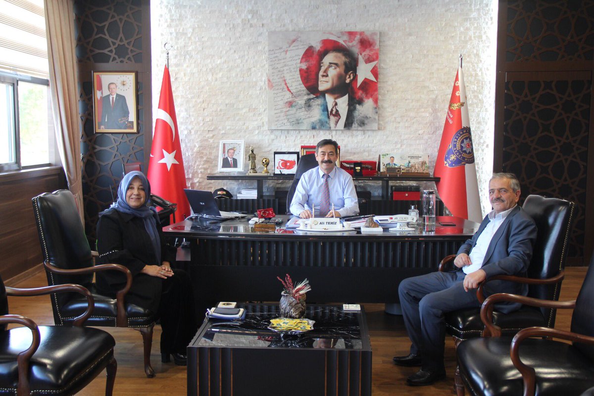 CanserKuzu's tweet photo. İl Emniyet Müdürümüz #AliTemiz beyefendiye çok teşekkür ederiz. https://t.co/G9hFCO8OEJ