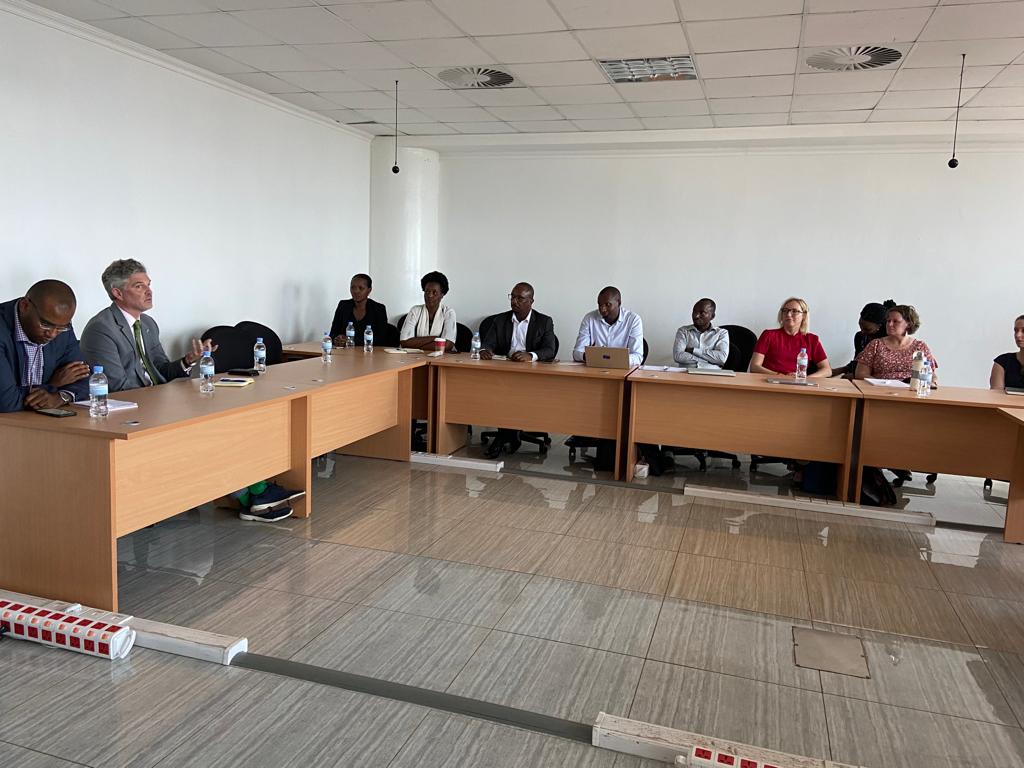 It was a pleasure to take part in the seminar held yesterday by the American and European Business Chambers of Rwanda. We discussed the main issues that larger businesses encounter when interacting with the informal sector as well as numerous other difficulties.
 #kigali #Rwanda