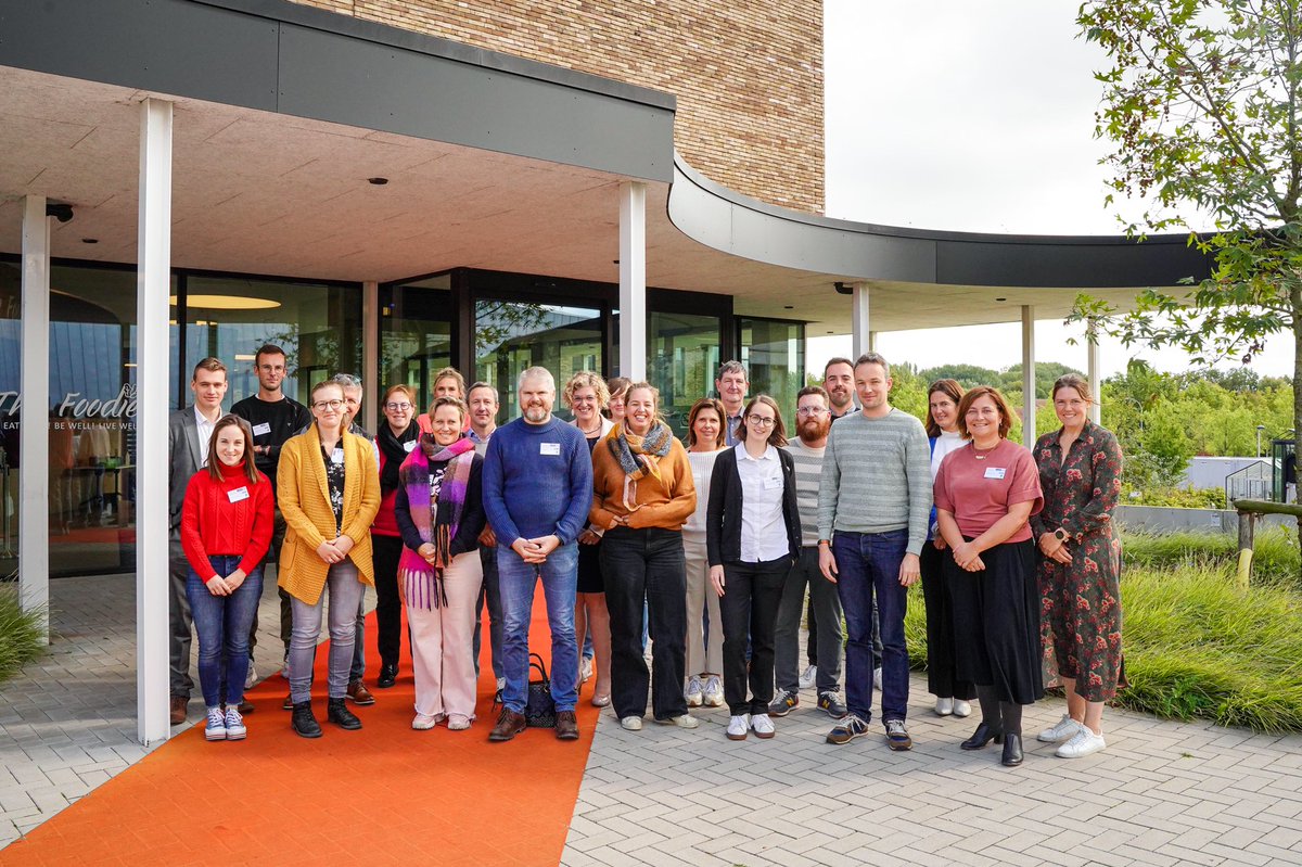 fienwante's tweet photo. We namen vandaag een topstart met het postgraduaat digitale didactiek.
Met deze groep werken we samen rond doelgericht en duurzame inzet van #edtech in onderwijs.  @viveshogeschool @KULeuvenKulak  @eekhout_academy #digitaledidactiek https://t.co/LbLqxbngrT