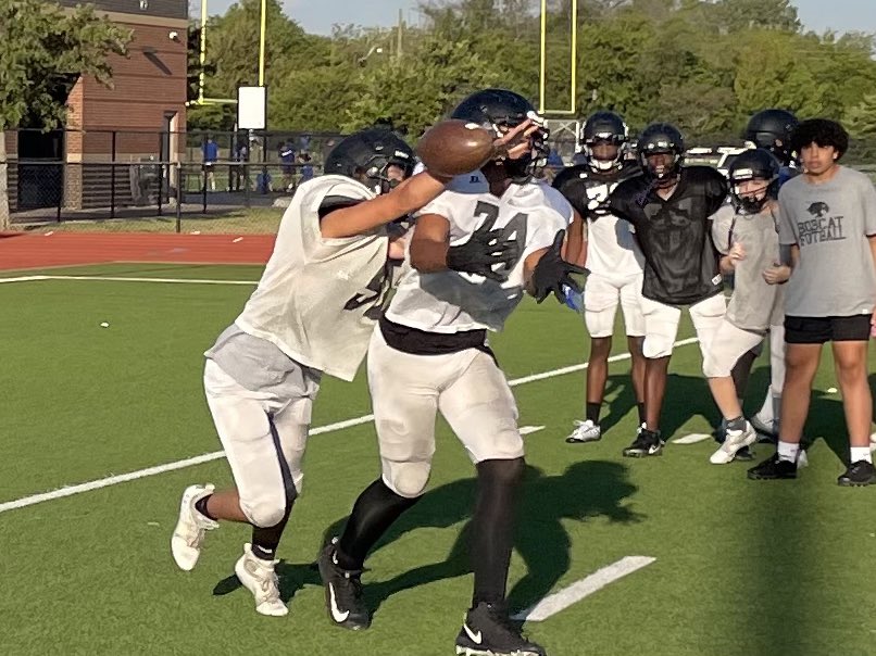 coachmartinmath's tweet photo. It’s bye week. Time for a little #BigMan Competition!!! https://t.co/GFq5GscVOb