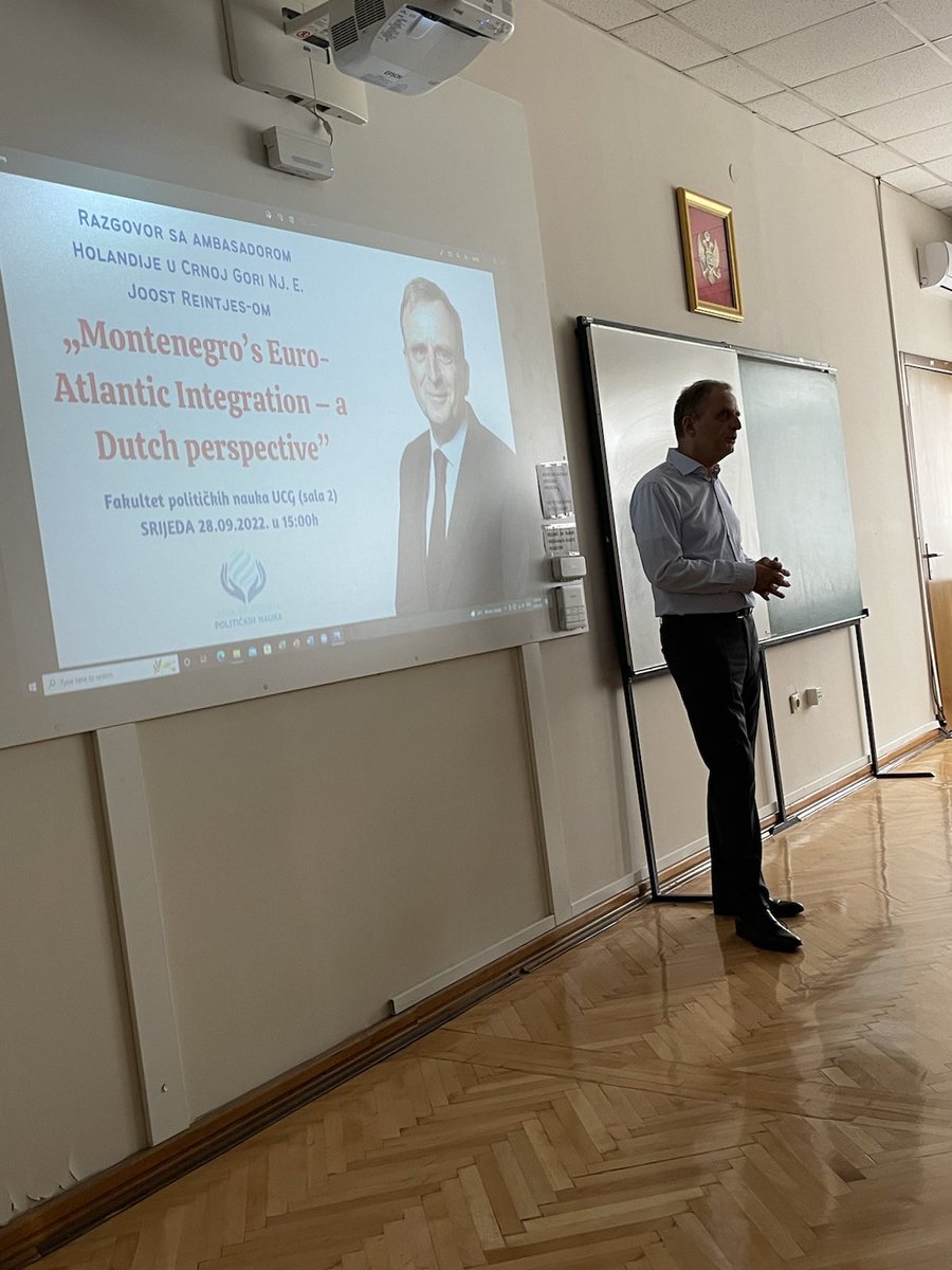 NLinBelgrade's tweet photo. Our Pop-up Embassy events in #Montenegro are all about reaching out, connecting and interacting 🇳🇱🇲🇪. This afternoon, we're discussing Montenegro's Euro-Atlantic integration with political science students from the University of Montenegro. #Orandžijada https://t.co/o9I4AIpM5p