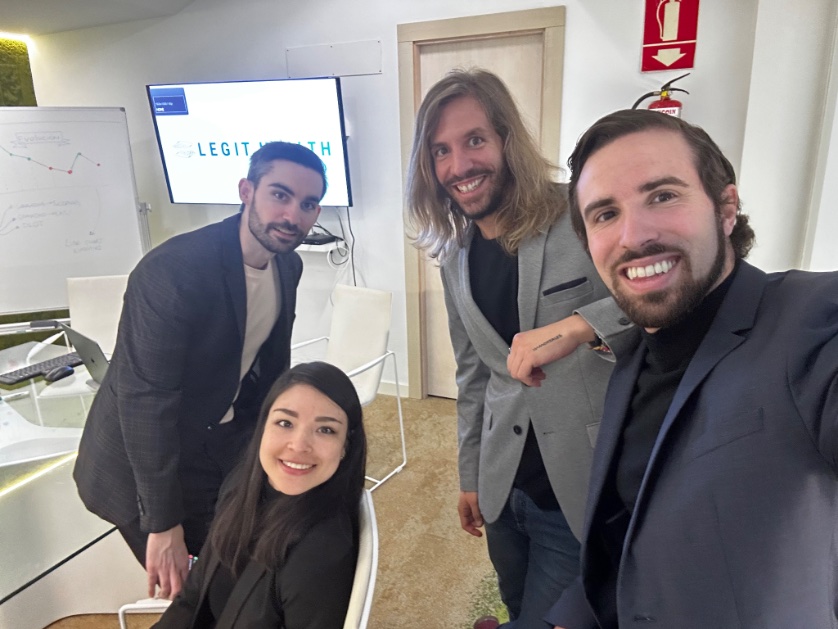 Gerardo Fernández (@latteandcode) on Twitter photo Hoy ha tocado reunión de cofundadores de <a href="/LegitHealth_/">Legit.Health</a> ¡Seguimos avanzando!
#dermatologia Hoy ha tocado reunión de cofundadores de <a href="/LegitHealth_/">Legit.Health</a> ¡Seguimos avanzando!
#dermatologia