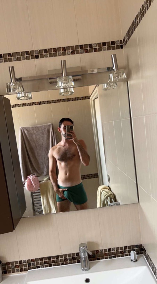 FrenchyMister's tweet photo. not new to #nsfwtwt #nsfwtw 

•  24
•  he/him
•  fr/en
•  Dom
•  Need new friends

•  ♡ &amp; ↻ for moots https://t.co/xxVcgZqn1K