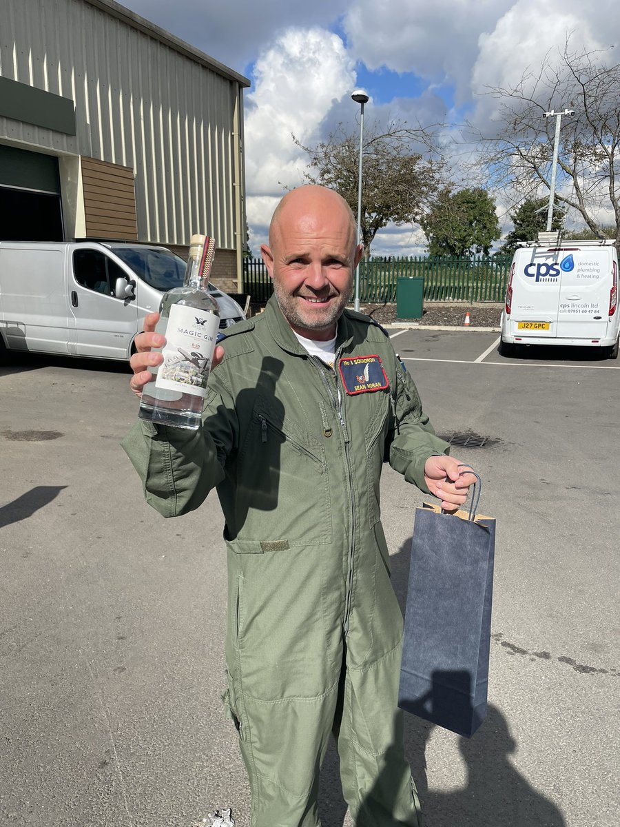 LN1Distillery's tweet photo. A bottle of our #MagicGin is on its way to Chile to join the #E3D #AWACS of @Fuerzaereachile ✈️ 🇨🇱 🇬🇧 

We’ll be @RAFWaddington’s families day, this Saturday, where you can grab a bottle for yourselves 👍🏻 https://t.co/bZhsOGa8nN