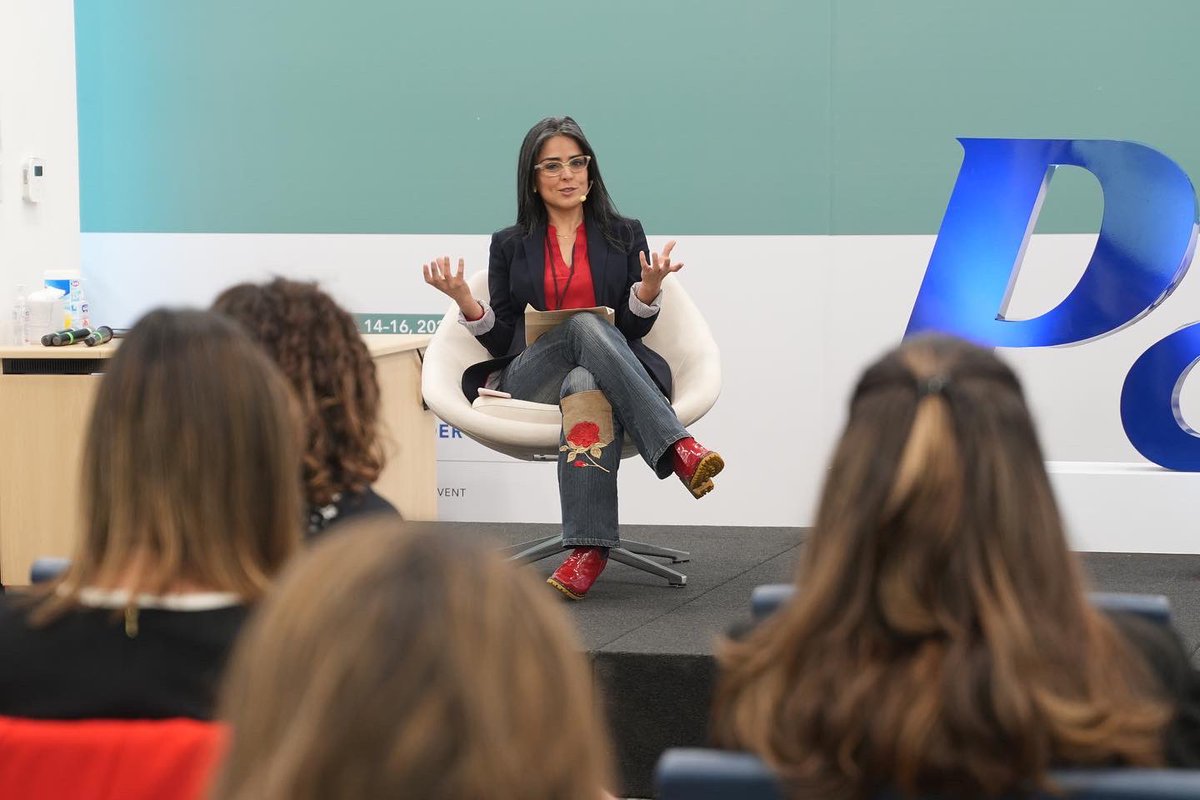 claudiapalacios's tweet photo. Hablando del rol de los hombres en el trabajo por la #equidaddegénero. Gracias @CatalystInc por invitarme a #RealChangewithMARC
#masculinidades #gender #equidad
@GENDESAC #hombresporlaequidad @robertogarda #douglasmendoza #RenéLópez. @LudoGabriele @PG_Latino https://t.co/DAKzlz9ugn