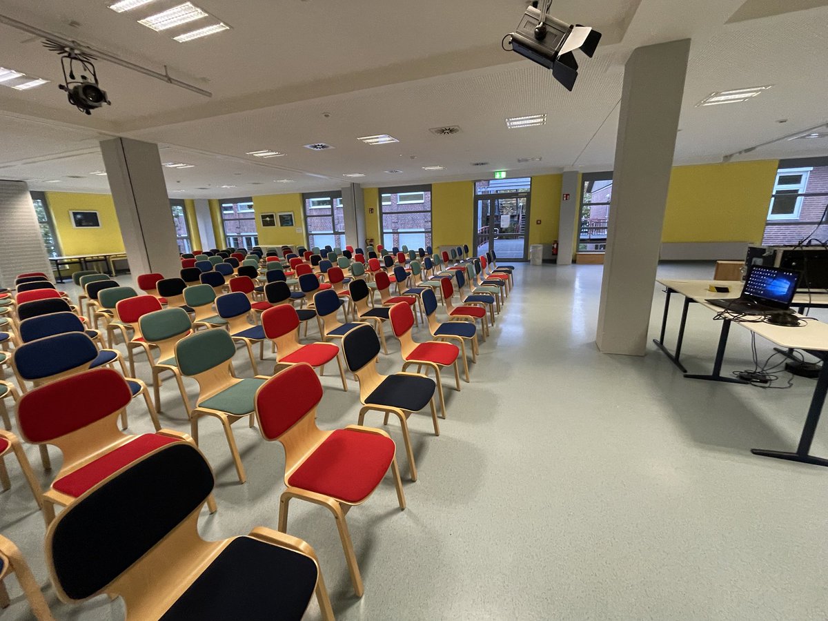 herr_ot's tweet photo. Leider zu Ende: Schulmedientag Uelzen, coole Workshops, super Stimmung. Volle #Vernetzung #twlz Nächste Woche sehen wir uns beim SMT in Vechta! Jetzt noch schnell anmelden! https://t.co/JsapcQei6w