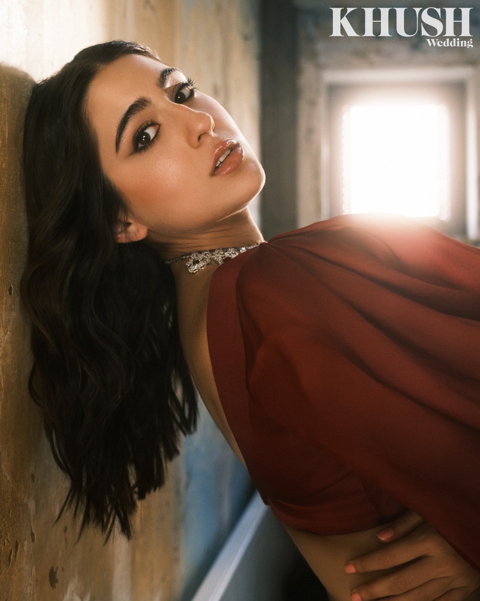 <a href="/GiniBhogal/">Gini Bhogal</a>⁠ formed part of the dream team that readied <a href="/saraalikhan95/">sara khan</a> for her debut cover shoot with Khush Wedding. Glamour was central to the theme of this photo shoot, so the renowned UK-based makeup artist incorporated metallics and glossy finishes.

l8r.it/Xhzo