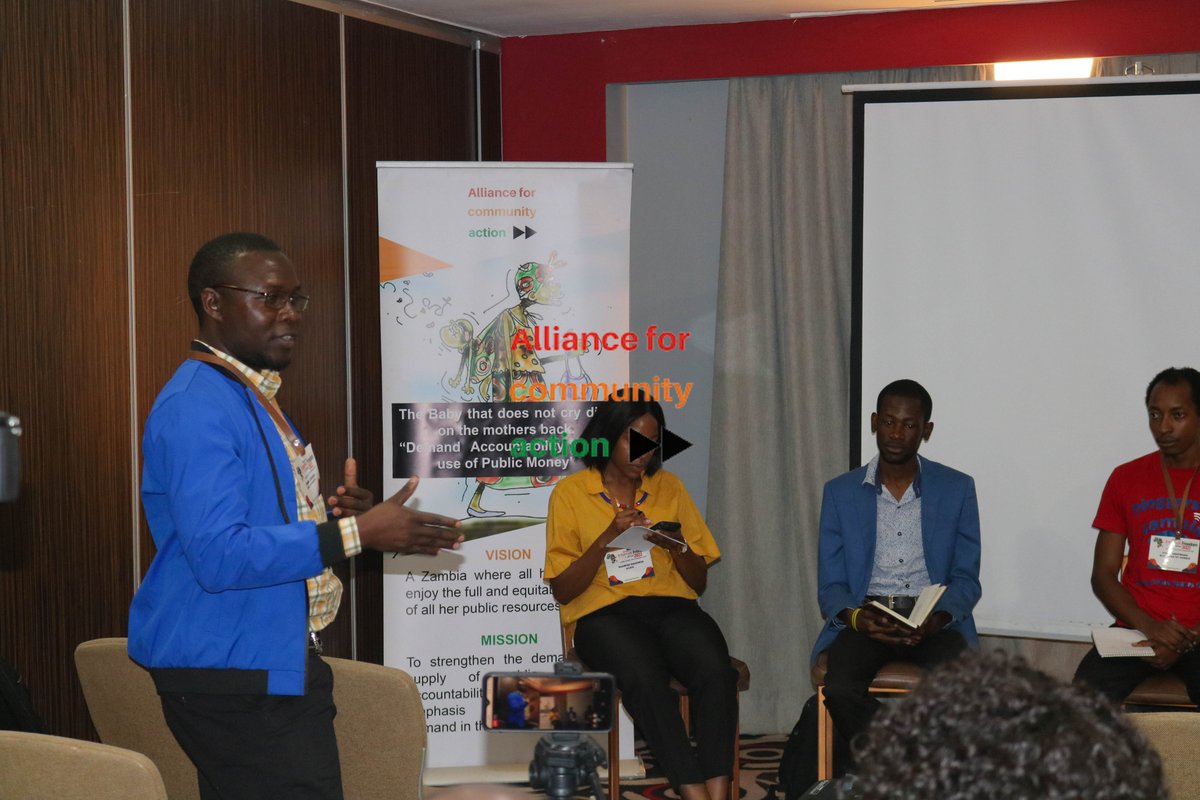 ZambiaAsks's tweet photo. The discussion is on activism through art and creative expression. Our Executive Director @LauraMiti and Information and Advocacy Officer @earth2andrew_ are part of the panelists in the discussion. https://t.co/0EZZA93she