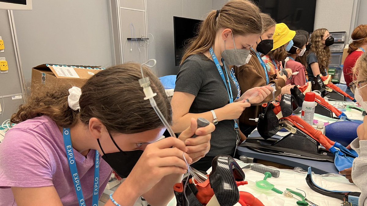 EXPLOLive's tweet photo. #EXPLOSenior students got hands-on medical science experience at the SAIL lab at Weill Cornell this summer!
#EXPLOSummer #EXPLO22 #Medicine https://t.co/QJbAniriAr