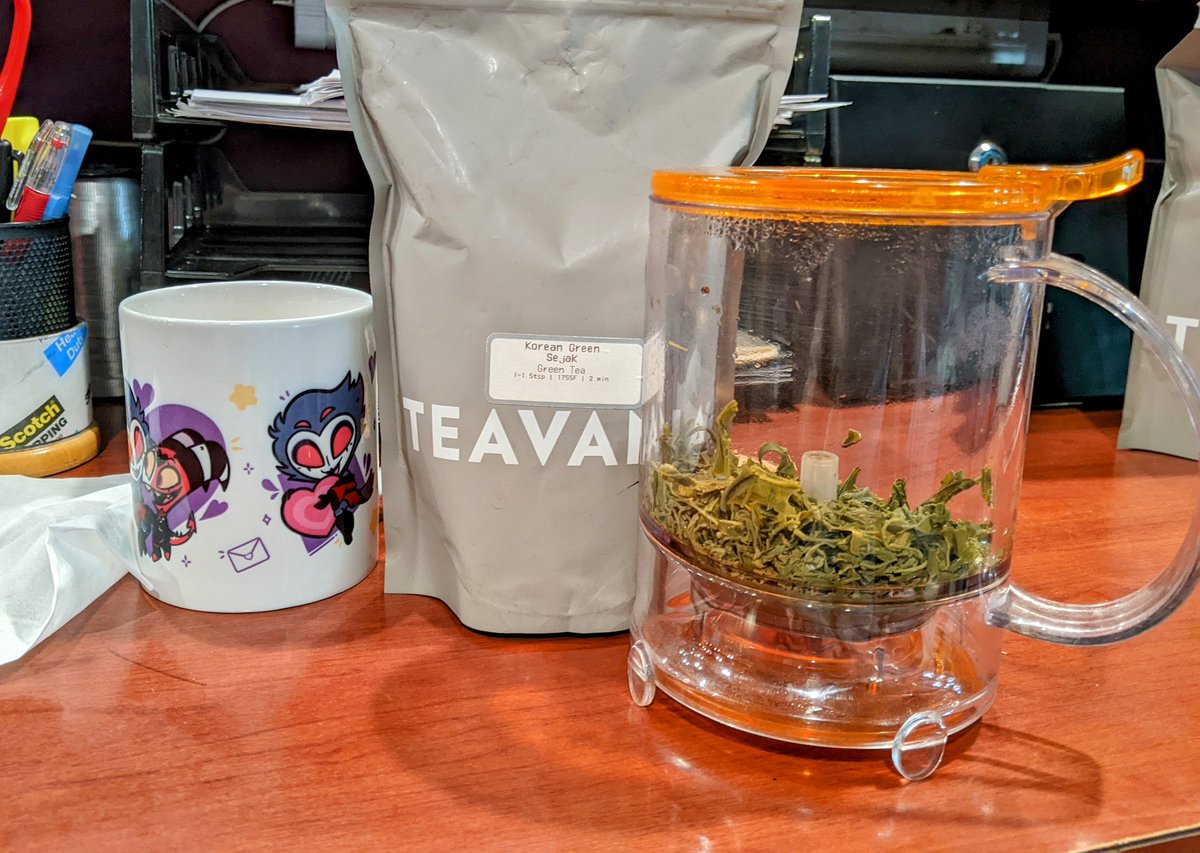 SleepyBoiRoro's tweet photo. You know when I worked at @TEAVANA, I never really had a bad day. I loved everything about that life. Today I've been absolutely miserable and sick as a dog, so I decided to pull out the ol' tricks of the trade and my go-to feel better tea.
#tealife #perfectea https://t.co/l835DIgpXF