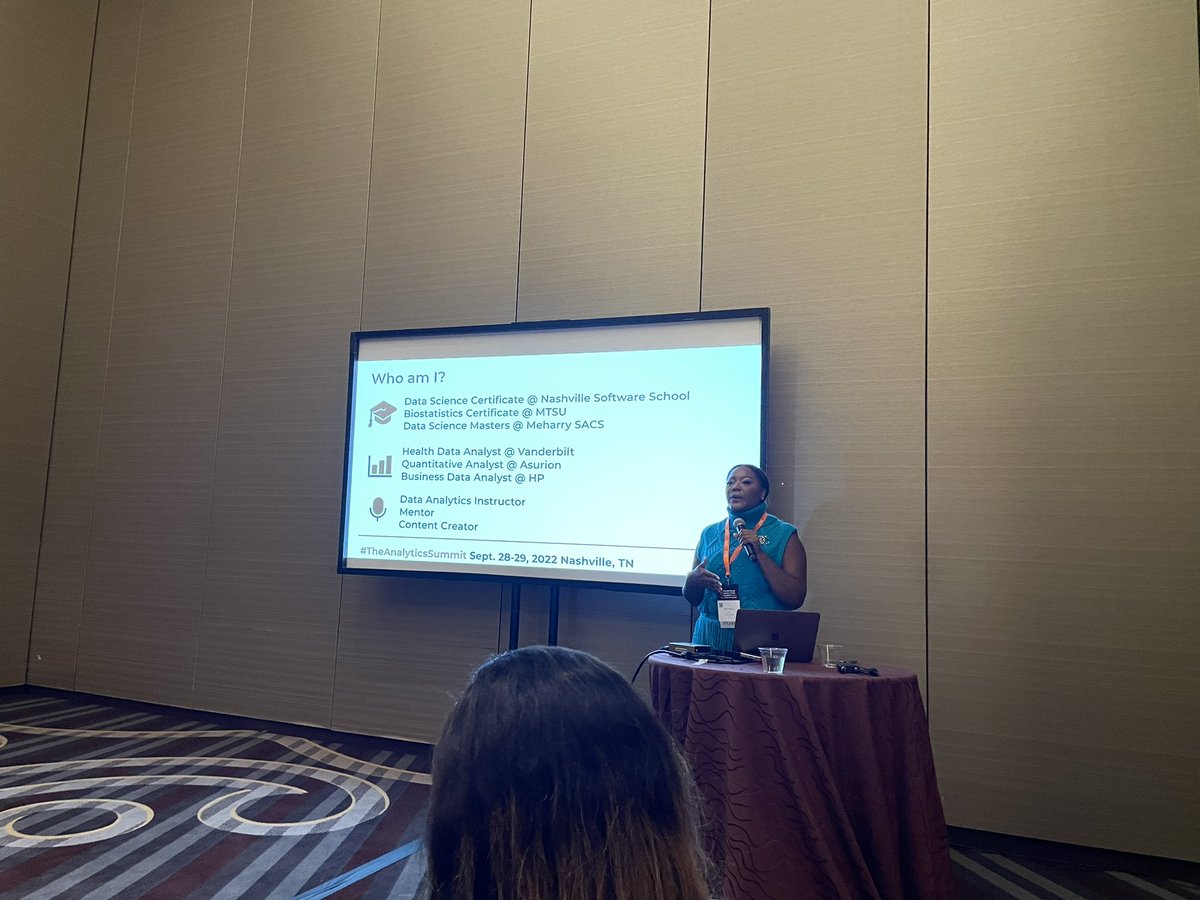 anderson_matt00's tweet photo. Great intro on starting a #DataAnalytics career from @brittanycity at #NAS2022 #NashAnalytics #TheAnalyticsSummit. @SACSMeharry https://t.co/wtBGOtEXZu