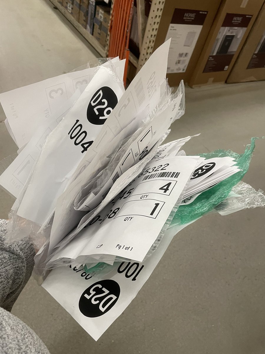 Pallet packdown!! #4131dreamteam #instock <a href="/Danielle_Green1/">Danielle Green</a> <a href="/MrJNez10/">Joe Nunez</a> <a href="/richard_bielawa/">Richard Bielawa</a>
