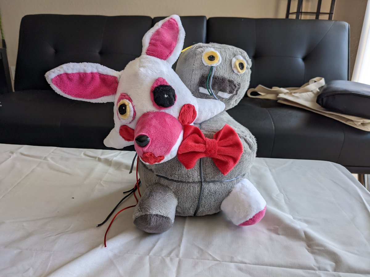 MeiRoseOS's tweet image. i made the @ItsBizabizow fnaf plush real