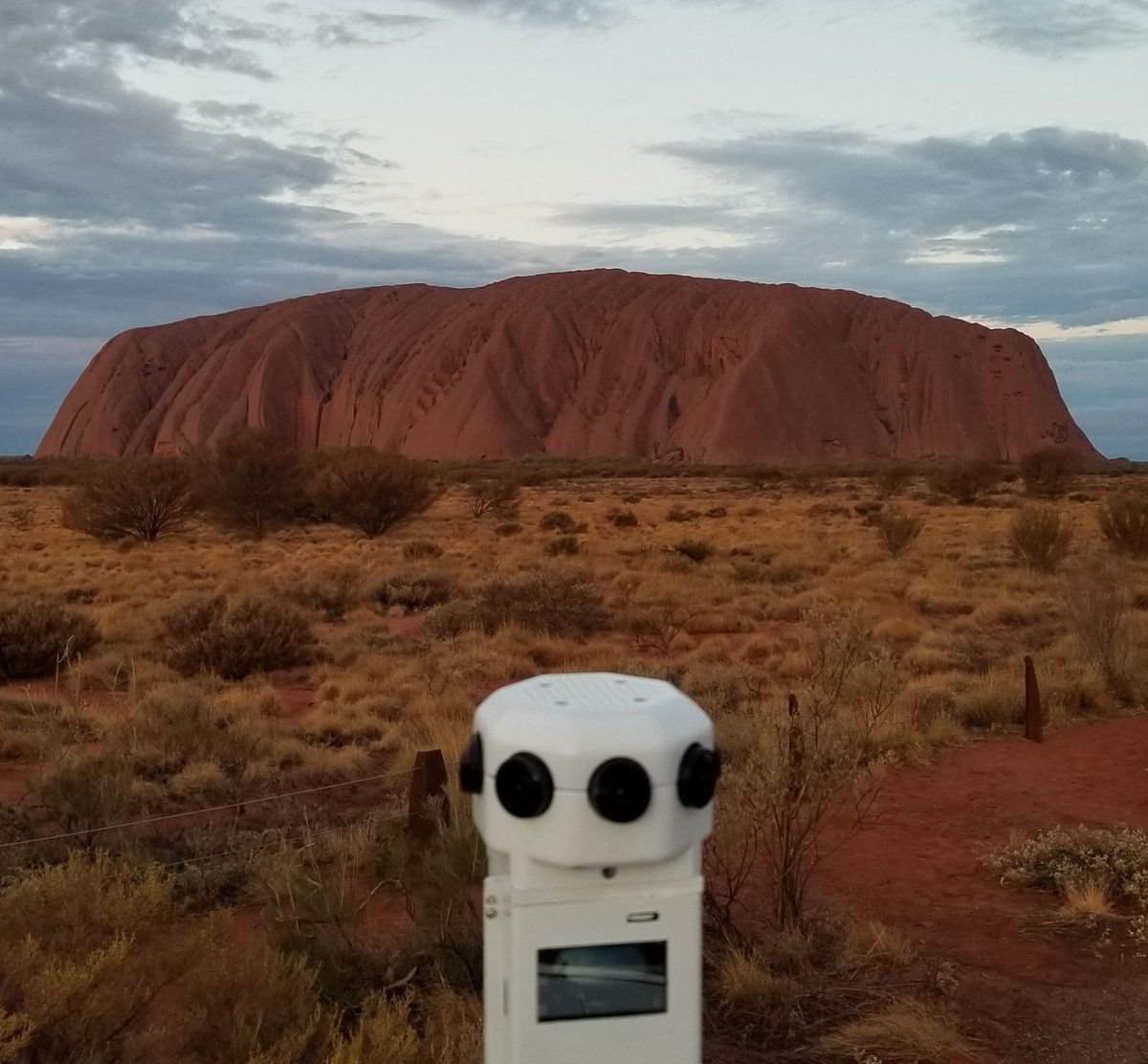 baiweiart's tweet photo. Year in Australia captured in #VR with @FXG_VR's camera #ET3, before and after the journey ๐๐
#vrfilming #artintech https://t.co/0sDr7r9pT3