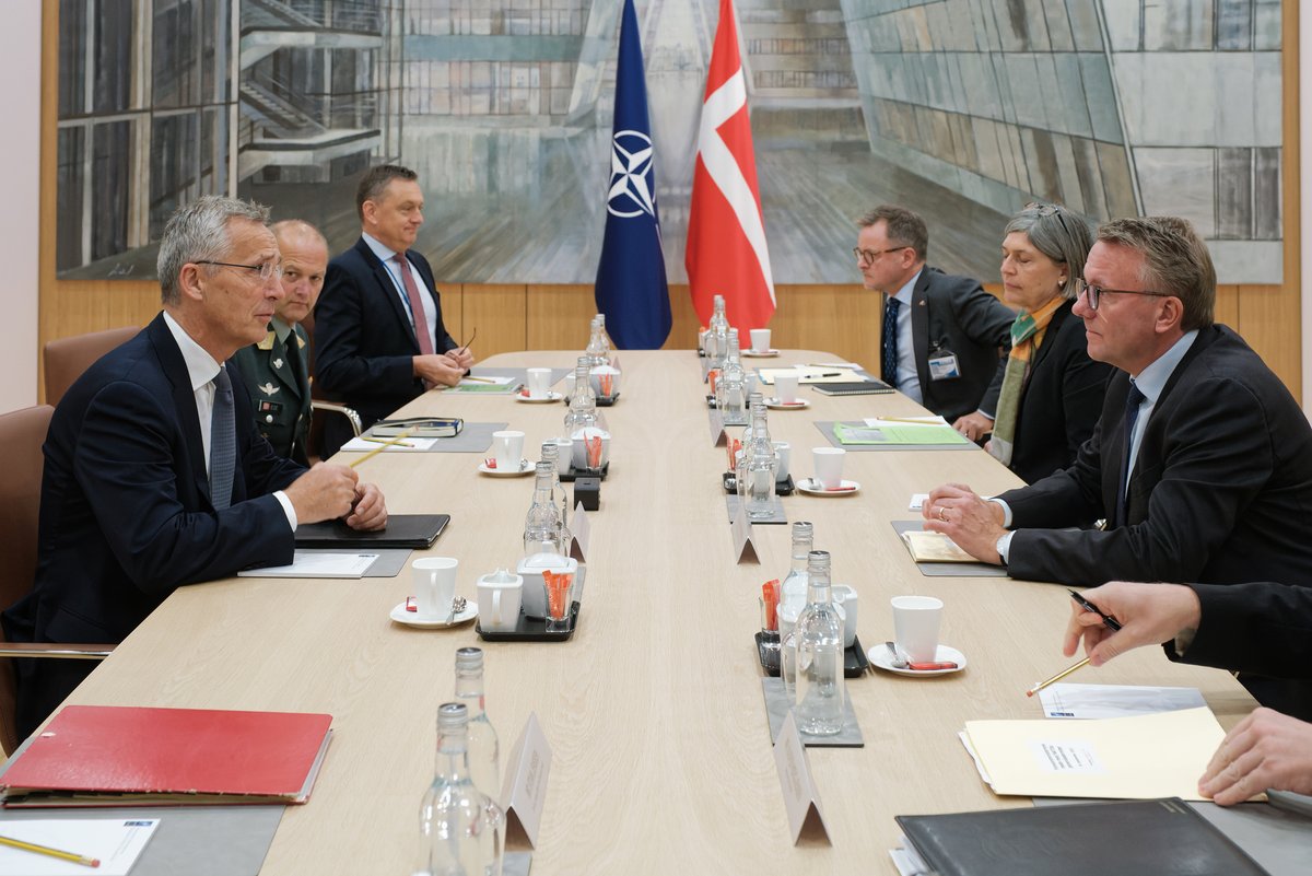 DK_NATO's tweet photo. Minister of Defence @mfMorten met today with  @jensstoltenberg in @NATO HQ to discuss the incidents in the #BalticSea. The protection of critical infrastructure is crucial - coordinating closely with Allies on next steps #WeAreNATO #StrongerTogether #dkforsvar https://t.co/3urqhtzH1M