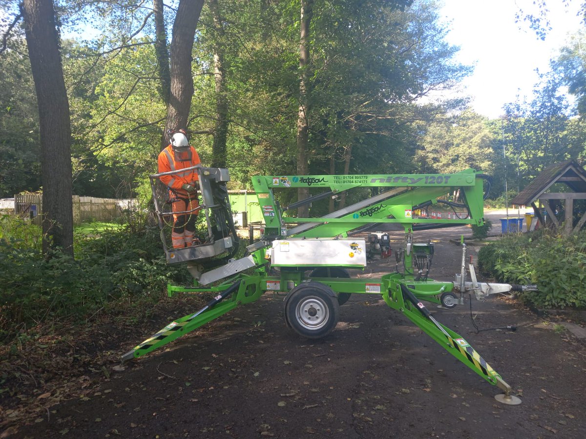 EAFormby's tweet photo. Well done to our team members, Jacob, Liam, Jack and Daniel for completing their Safe Use of a Mobile Elevated Work Platform and Use of a Chainsaw from a Mobile Elevated Work Platform courses.

#treeservices #groundsmaintenance #arblife https://t.co/vE7f0F7vc1