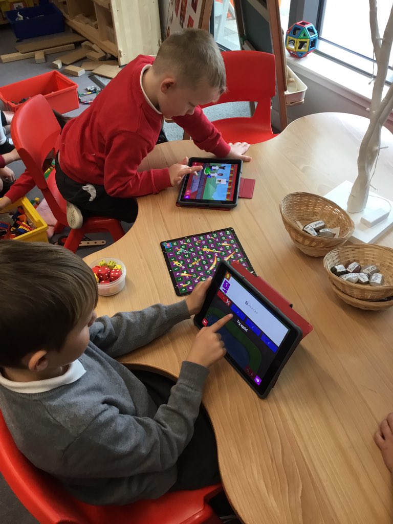 BargarranPS's tweet photo. P3/2 having fun with maths today @AttainRen @EducationScot @MathsScot #MathsWeekScotland2022 #BargarranNumeracy https://t.co/gJ7trKiJQq