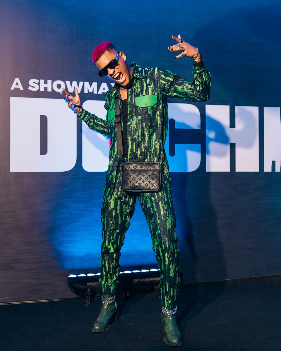 groovymono's tweet photo. About last Night. 

@ShowmaxNG premiered a new show.
#DiicheShowmax  #GroovyMono𓃵

We Outside! 🚀💖 https://t.co/OZFGr1Qi1H