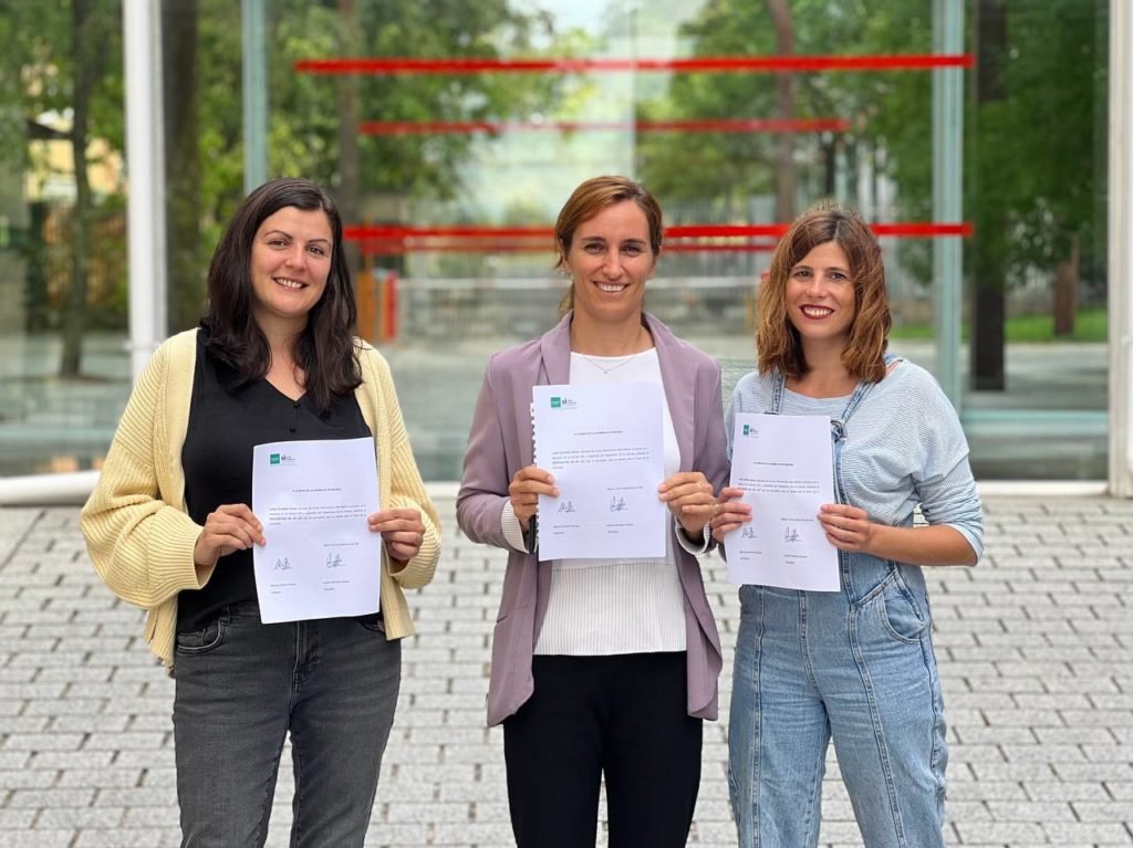 Monica_Garcia_G's tweet photo. Los derechos de las mujeres no se pueden incumplir sistemáticamente mientras el gobierno de Madrid mira a otro lado. Registramos una batería de medidas en la Asamblea de Madrid que garanticen el aborto seguro, libre, gratuito y en la pública. https://t.co/KSjZtYP4L4