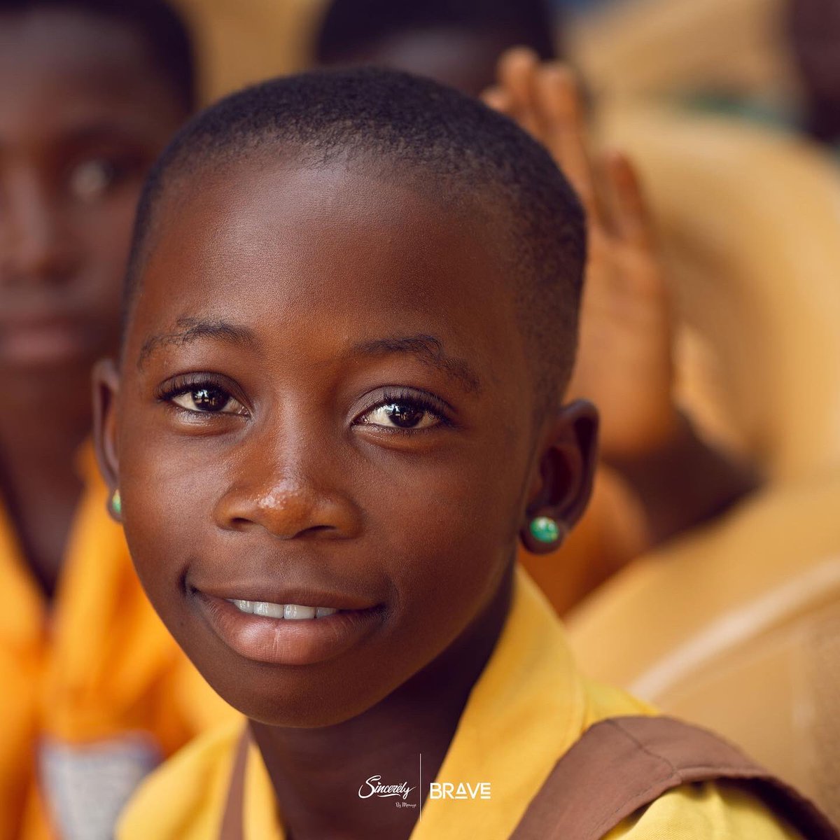 braveconnectgh's tweet photo. ✨Putting a smile on a child's face can change the world, Maybe not the whole world but at least their world! -- one child at a time 😃🧡🖤
#projectBRAVE #beBRAVE https://t.co/GlMLPRbRVq