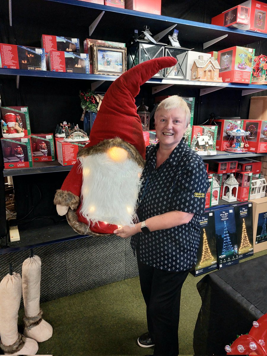 whyiloveit's tweet photo. Jane busy putting our giant light up musical gone together with his legs. Jane said he loves a dance https://t.co/2QO3AvXKJx