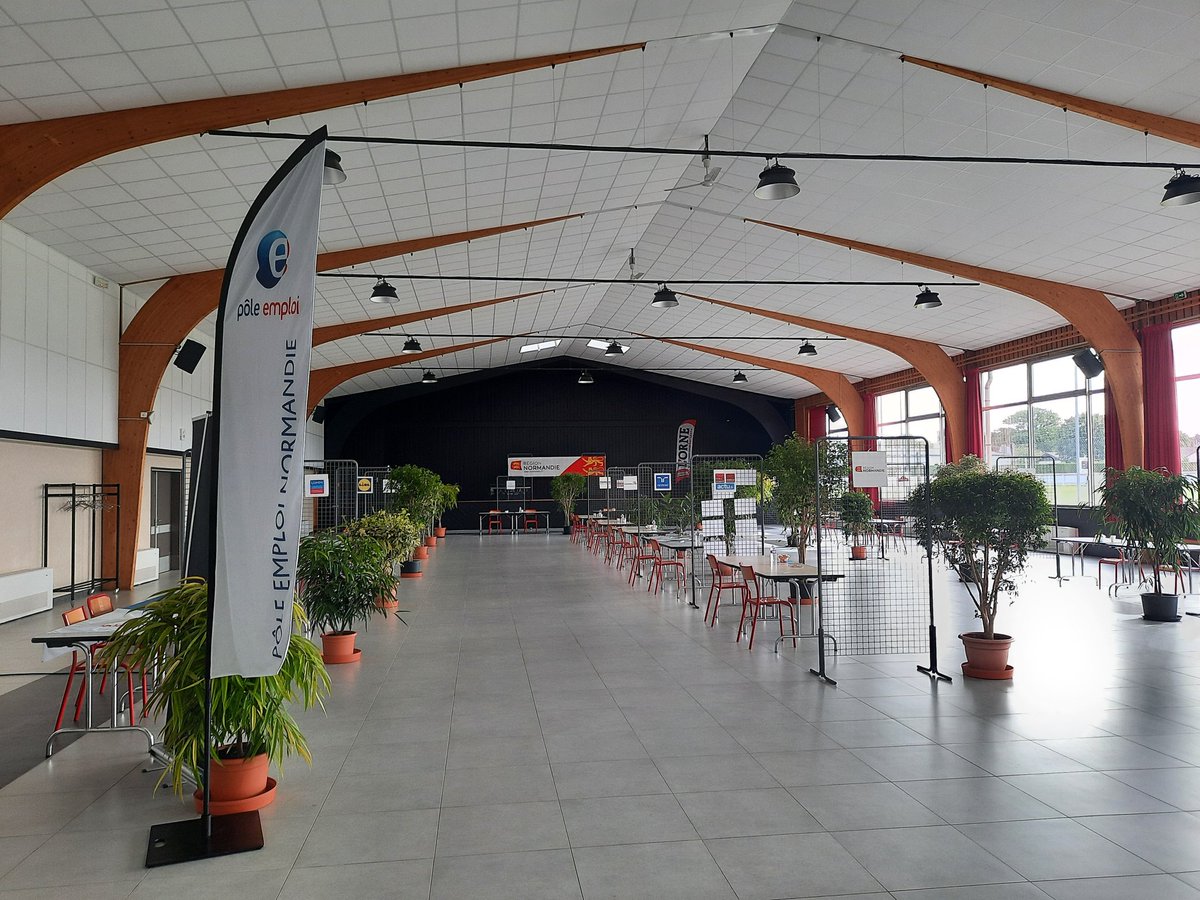 Tout est prêt au Job dating des hebdos <a href="/OrneCombattante/">L'Orne Combattante</a> <a href="/Journaldelorne/">Le Journal de l'Orne</a> <a href="/lavoixlebocage/">La Voix Le Bocage</a> <a href="/LePublicateur/">Le Publicateur Libre</a> <a href="/actufr/">actu.fr</a> avec le soutien de <a href="/RegionNormandie/">Région Normandie</a> <a href="/CCIOuestNormand/">CCI Ouest Normandie</a> @Poleemploi_Ndie @missionlocaleflers des centaines d'emplois à pourvoir dès 13h30.