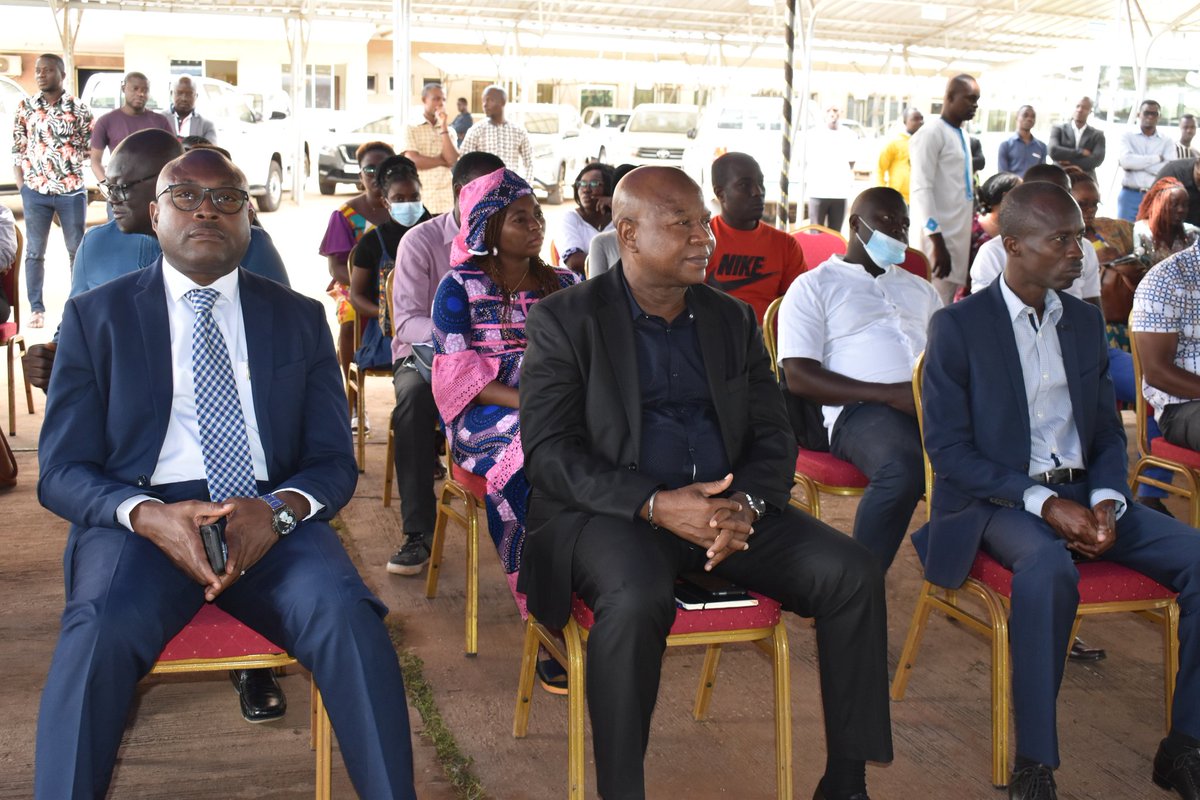 UNFPA_TOGO's tweet image. #RGPH5 Remise officielle ce mardi à Lomé  de 1️⃣5️⃣0️⃣0️⃣0️⃣ tablettes par la Commission Economique des NU pour l&apos;Afrique. Ces tablettes serviront à la collecte numérique des données lors du dénombrement prévu du 23 oct au 12 nov et pendant l&apos;enquête post censitaire
#LeaveNoOneBehind