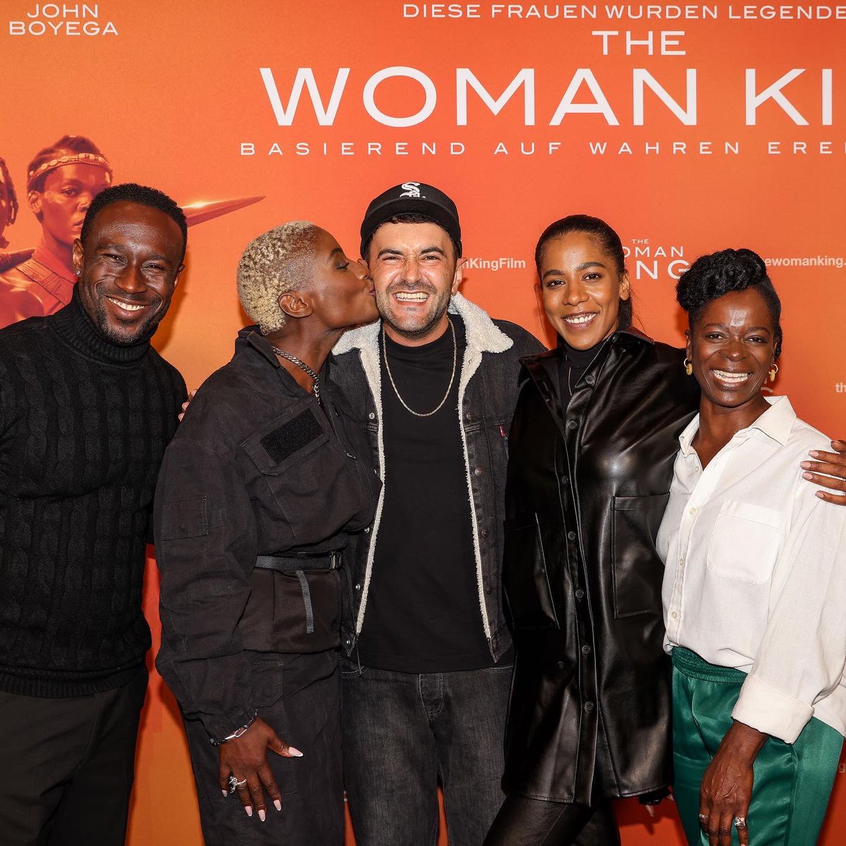 SonyPicturesDE's tweet photo. Wow, wir sind immer noch ganz beseelt von diesem unvergesslichen Abend in #Berlin - Das #VIPScreening von #WomanKingFilm war sensationell. Danke an unser tolles Publikum fรผr eine einzigartige Energie.
Ab dem 6.10. dann nur im Kino fรผr euch! https://t.co/h8p3BAs07b