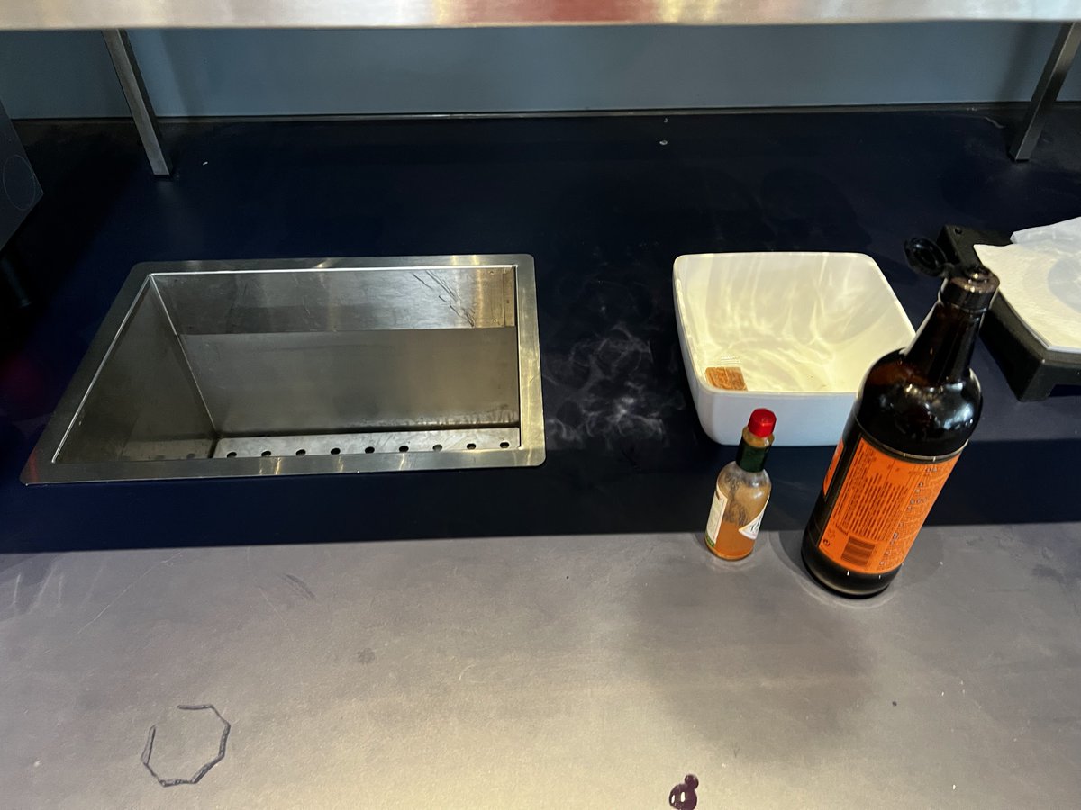 Hi <a href="/Aspirelounge/">Aspire Lounges</a> - visited your Lounge nro 26 in Amsterdam Schiphol and it is below all standards. Submitted a claim to you - nobody responded.

There was no drinks, no food, 50% of toilets were out of order etc. 

See attached pictures

#Schiphol #amsterdam #TotalScam