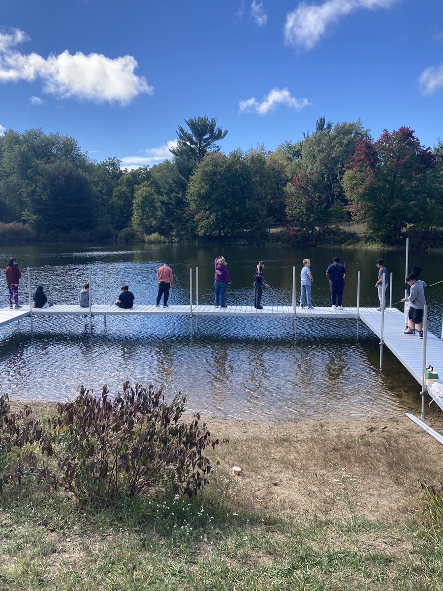 FishCrazyTeach's tweet photo. Great fishing club yesterday! Tons of fish caught off the new dock.  So great to finally have it installed!! #woms #macbayfishingteam https://t.co/NloDZeRIyf