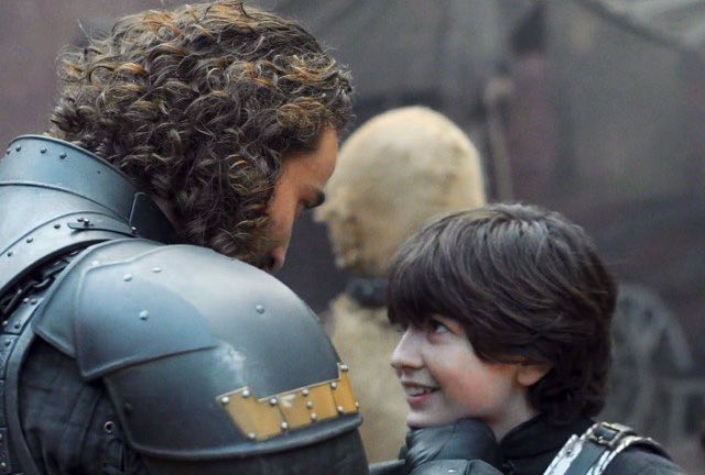 wildfiresqueen's tweet photo. “I had ideas about how physical strength is one thing and ofc he’s a very strong knight but strength can also manifest in other ways: he’s a man who’s happy to live in the shadows and just support Rhaenyra and be a loving father.” —Ryan Corr on Harwin Strong #HouseOfTheDragon https://t.co/Kw2d5cBxNt