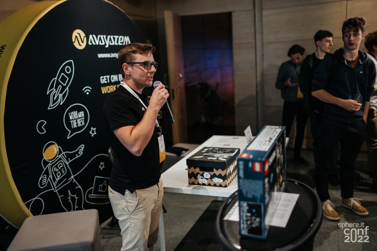 sphere_it_'s tweet photo. The #sphereitconf2022 wouldn’t look the same without our valued partners. ✨Check out the @AVSystemCom booth with it’s representatives during the event. We’re so grateful for your support and trust! Can’t wait to work with you next time! 🙌
#ITcommunity #goldsponsor #AVSystem https://t.co/Uo1oKE2l1c