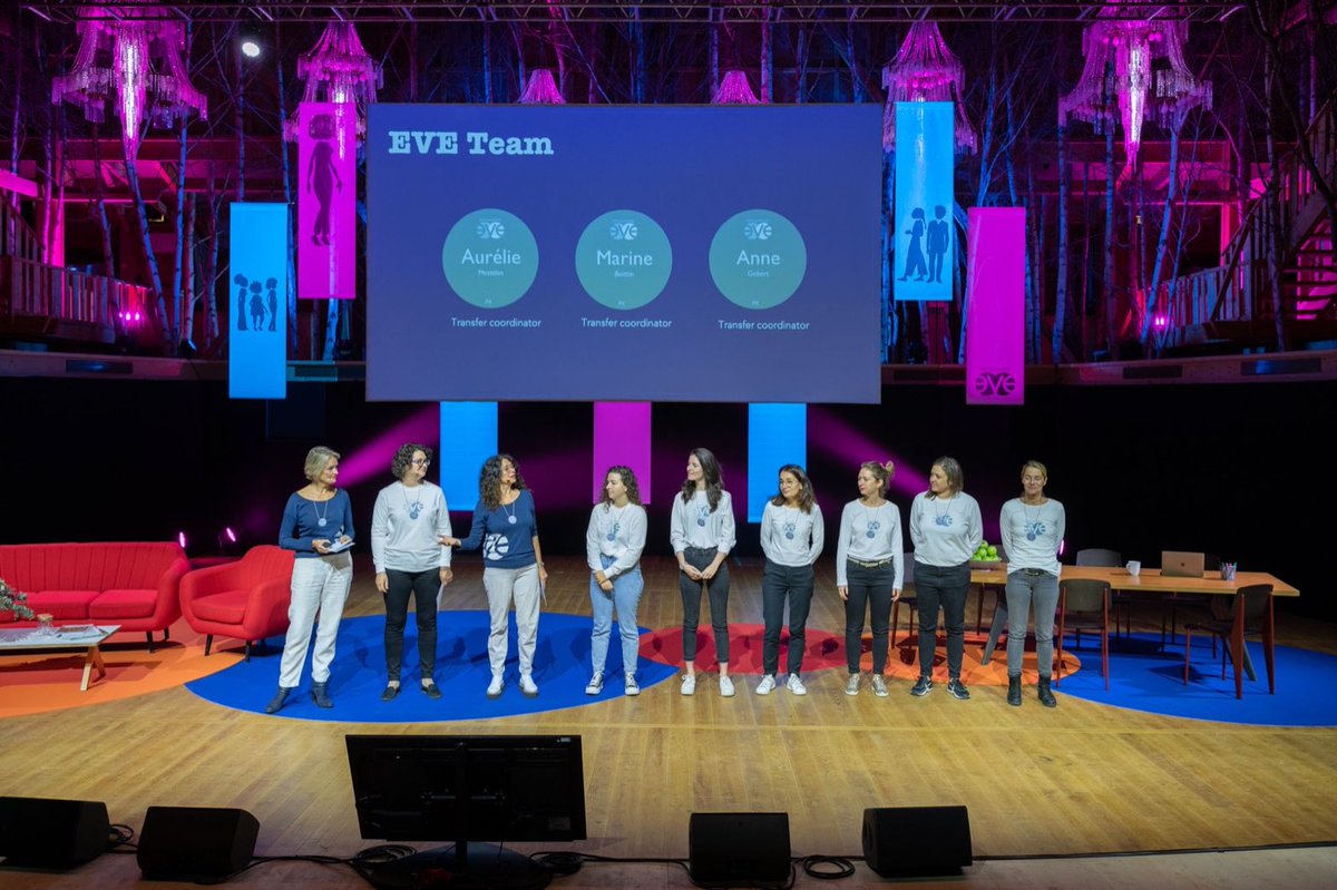ProgrammeEVE's tweet photo. Le message de Joanna Barsh !✨

Pour un leadership centré, surmonte tes peurs, travaille tes freins, nourris la confiance et engage-toi avec générosité… Sans jamais oublier de te ré-énergiser !

#eve2022 #leadership #centeredleadership #work #travail #performance #women https://t.co/XymP93Jktc