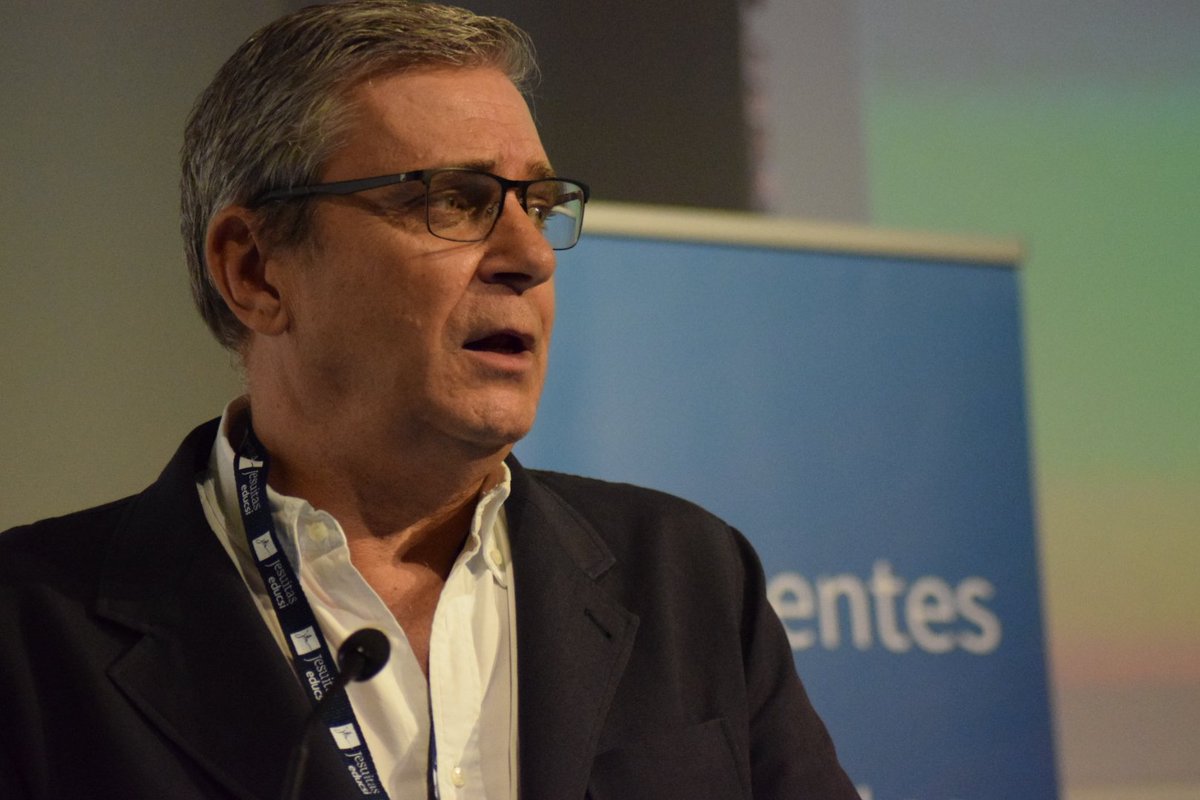 educsi's tweet photo. Hoy estamos en #SJTech: el evento que reúne a los responsables de tecnologías de los Colegios Educsi.

Comenzamos con el Delegado Toño Allende, SJ:

"No podemos negar que la Compañía de Jesús ha colaborado como nadie al desarrollo de la educación tal y como la conocemos". https://t.co/NeusumbEyx