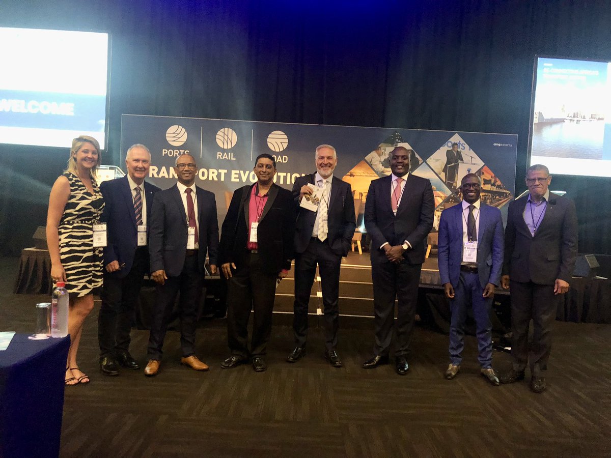 Roberto_EUBXL's tweet image. With #GlobalGateway 🇪🇺#TeamEurope 🤝🌍🇿🇦on reliable, sustainable green connectivity along strategic corridors! 🙏 #TransportEvolutionAfrica @RealisticAngel @TransportEvo 4 inviting @EUinSA @Trade_EU @EU_Partnerships