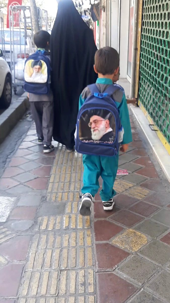 alpa527's tweet photo. برای نجات عقیده ی کودکانمون...

#جمهوری_اجباری
#مهسا_امینی 
#oplran https://t.co/oNMZh53avt