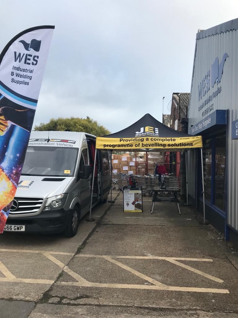 JEISOLUTIONS's tweet photo. Proud to be supporting WES Industrial &amp; Welding Supplies on their open day, yesterday at the Barking branch and today at the Rochester branch!
We're here showcasing a wide range of products and answering all questions customers may have about finding the right solution. https://t.co/bsqEhFfR5l