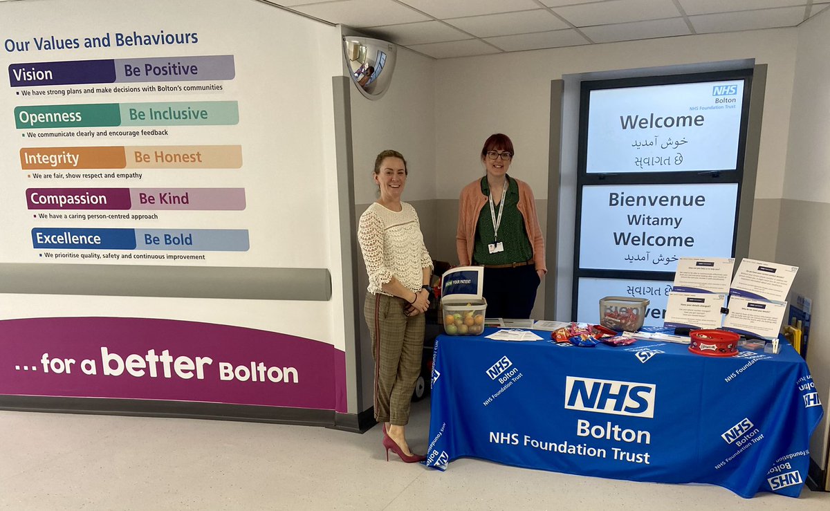Here again by the restaurant, today with @JulieRyanData, our Chief Data Officer. Come and see us about the importance of accurate patient information. #KnowYourPatient #KYP #learningweek #KYP2022 @boltonnhsft #dataquality #DQ #improvement #voice