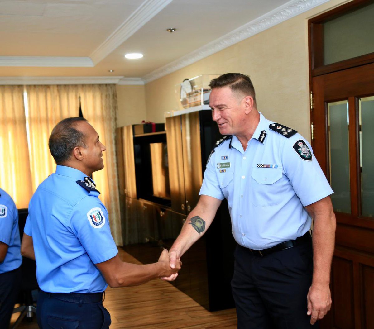 M_Hameedh's tweet photo. It’s always a pleasure to have @AusFedPolice in town. Great meeting with Commander Peter Sykora who is responsible for Asia on transnational crimes &amp; allied matters related exchanges and cooperation. Discussed the ongoing strong cooperation &amp; potential new areas to enter in to. https://t.co/zrS4VyhKPn