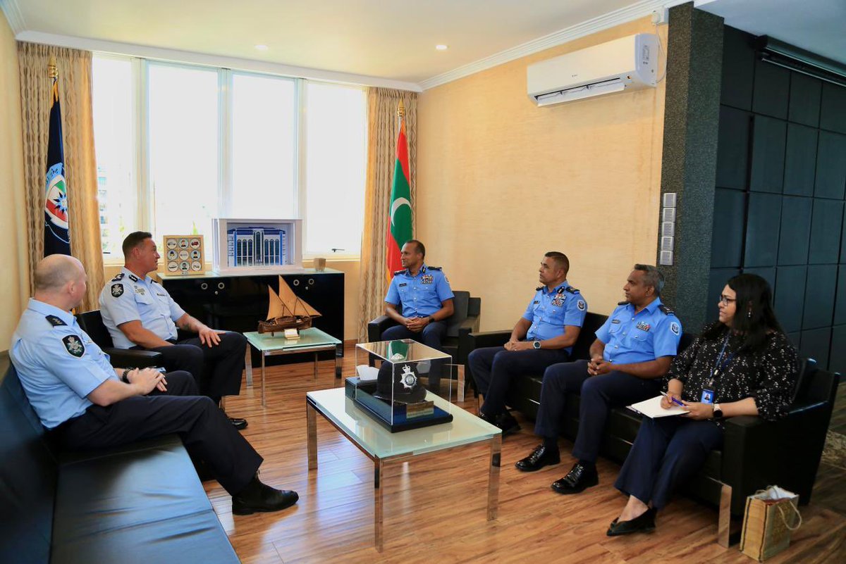M_Hameedh's tweet photo. It’s always a pleasure to have @AusFedPolice in town. Great meeting with Commander Peter Sykora who is responsible for Asia on transnational crimes &amp; allied matters related exchanges and cooperation. Discussed the ongoing strong cooperation &amp; potential new areas to enter in to. https://t.co/zrS4VyhKPn