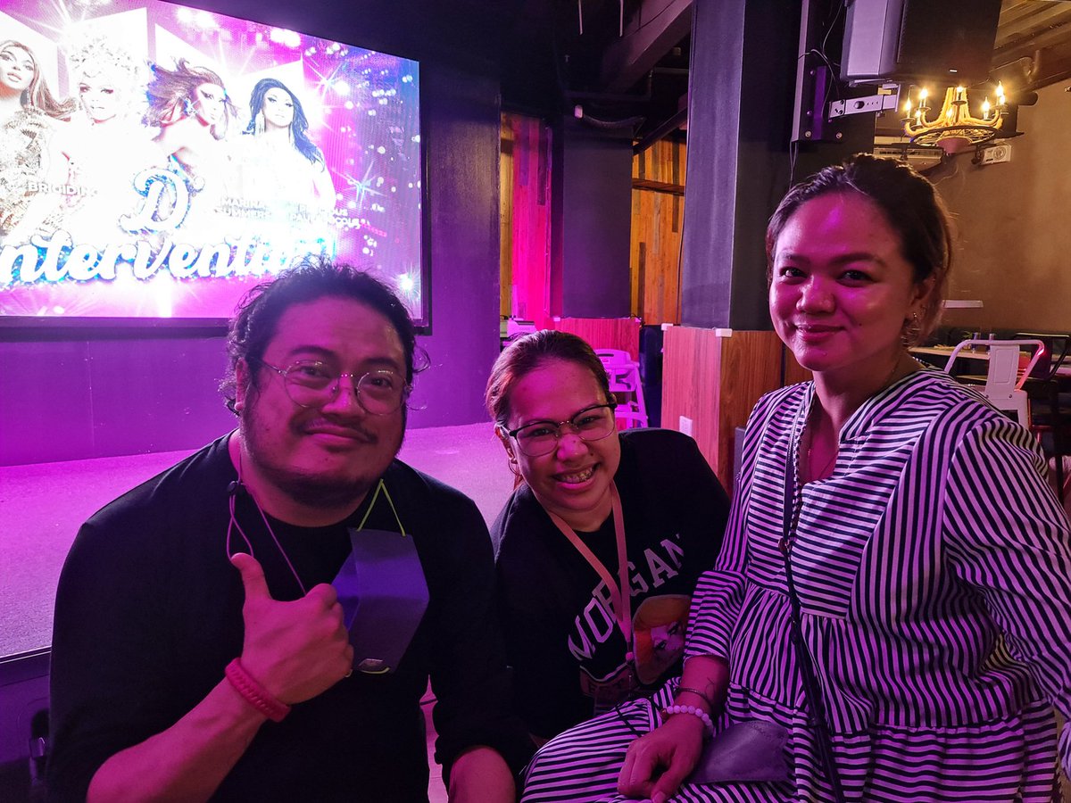 GusAgustin's tweet photo. Our first #DragRaceph viewing party experience! #twittertito https://t.co/IXoneZTkFD
