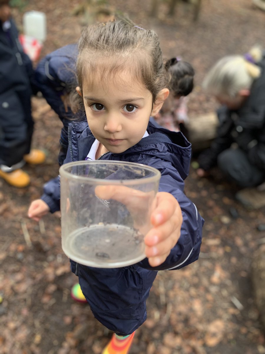 Focus and fun at Forest School. Nursery LOVED their first visit of the year. Thank you Nower Wood <a href="/SurreyWT/">Surrey Wildlife Trust</a> @PSHeadSutton @SuttonHighGirls