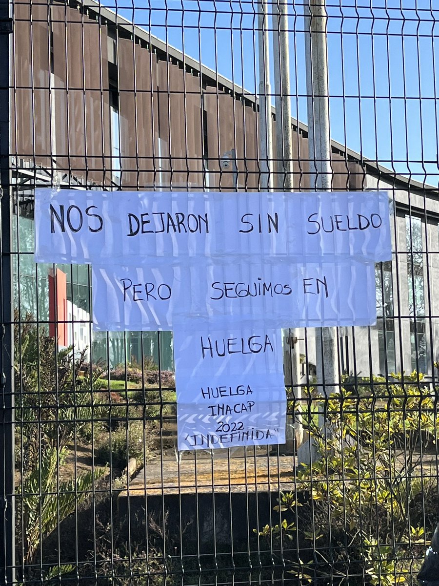 karitonik_live's tweet photo. Así mismo…a nuestro empleador (Inacap) le dio lo mismo dejarnos sin ni un peso.
Seguimos en huelga ✊ esto es por la dignidad que nos merecemos!!!
Día 17 de huelga indefinida ‼️
#inacap #huelgainacap2022 #inacapenhuelga #INACAPENHUELGA #inacapSinade #SINDICATOSINADE https://t.co/csrBKuT1Nd