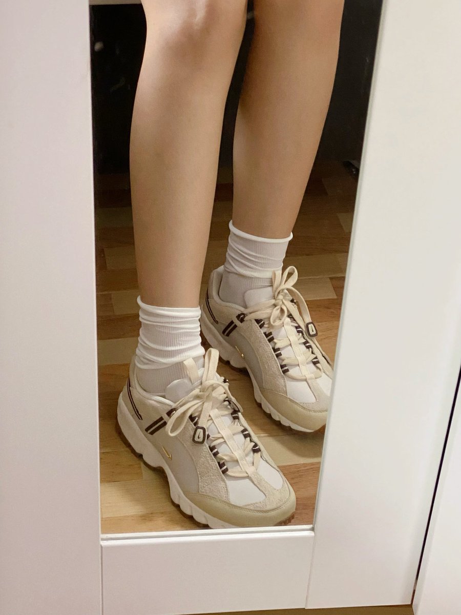 Hamkdy_'s tweet photo. nike jacquemus ㅠㅠ สวยมากกกกก https://t.co/4AplWaXvFc