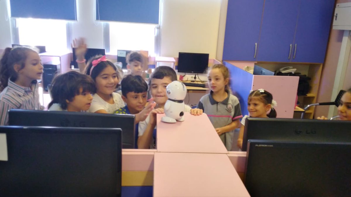 BJaafil's tweet image. Today&apos;s learners are tomorrow&apos;s leaders and technology is the future&apos;s language #Roboticslearning
@MakAishaSchool @NElakhdar