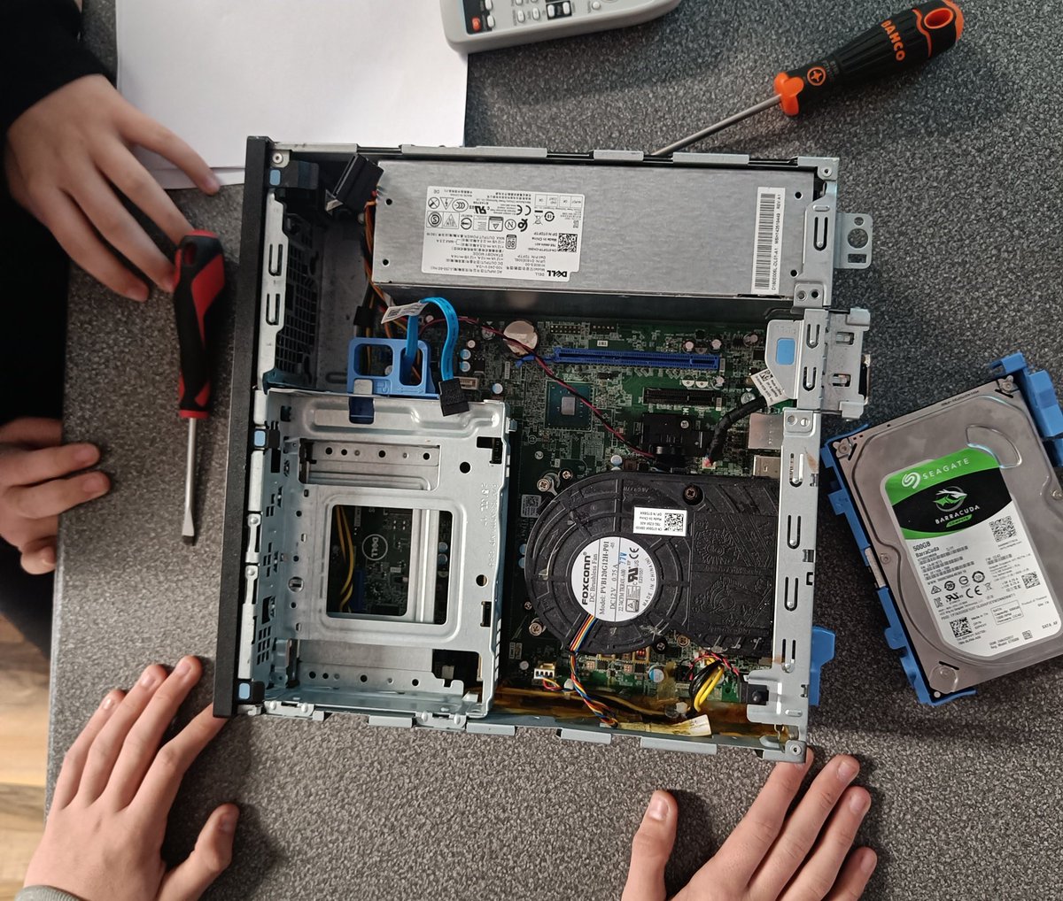 Dismantling today in #LCCS in GCC #hardware #cpu #motherboard #edchatie